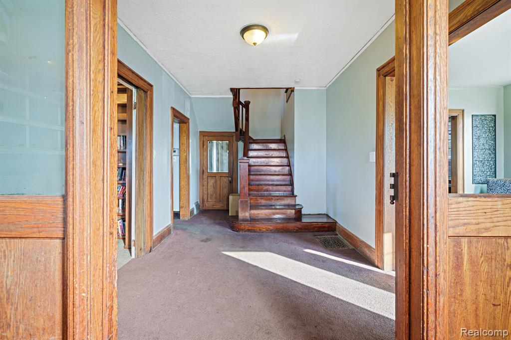 243 E Edsel Ford, Detroit, MI 48202 — Photo 9
