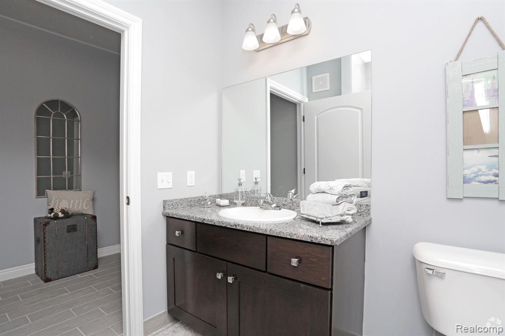 54189 Bay Pointe Drive, Shelby Twp, MI 48316 — Photo 8