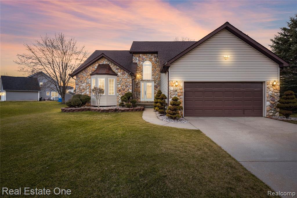 4438 Great Oaks Drive, Grand Blanc, MI 48439 — front exterior