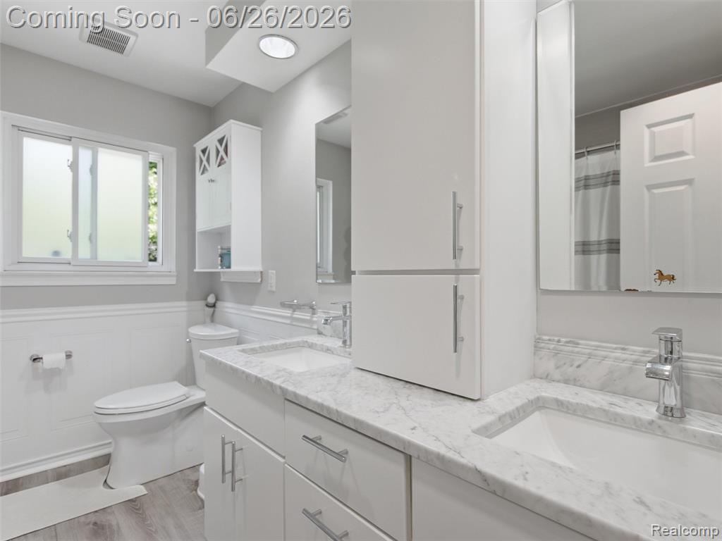 40963 Flagstaff Drive, Sterling Heights, MI 48313 — Photo 10