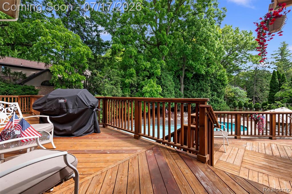 5863 Seville Circle, Orchard Lake Village, MI 48324 — Photo 60