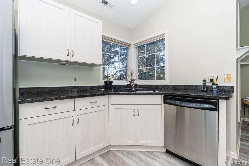 1903 Eagle Pointe, Bloomfield Hills, MI 48304 — Photo 22