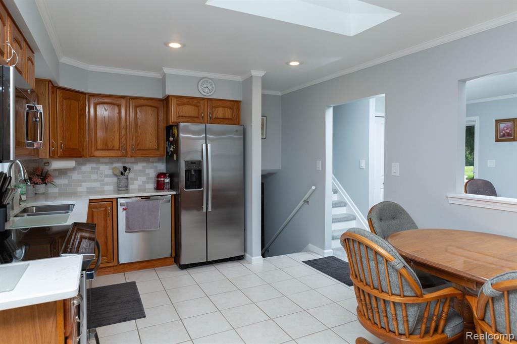 9026 Woodside Road, Northville, MI 48167 — Photo 2