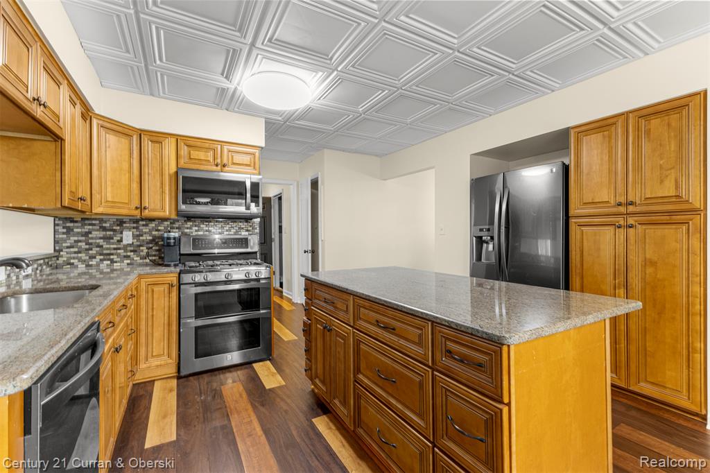 572 Shana Street, Canton, MI 48187 — Photo 17