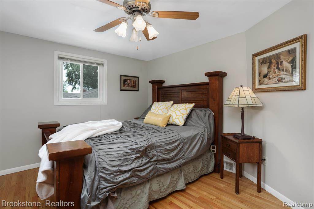 9915 Pere Avenue, Livonia, MI 48150 — Photo 15