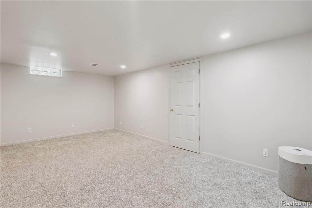 5374 Apple Hill Court, Flushing, MI 48433 — Photo 30
