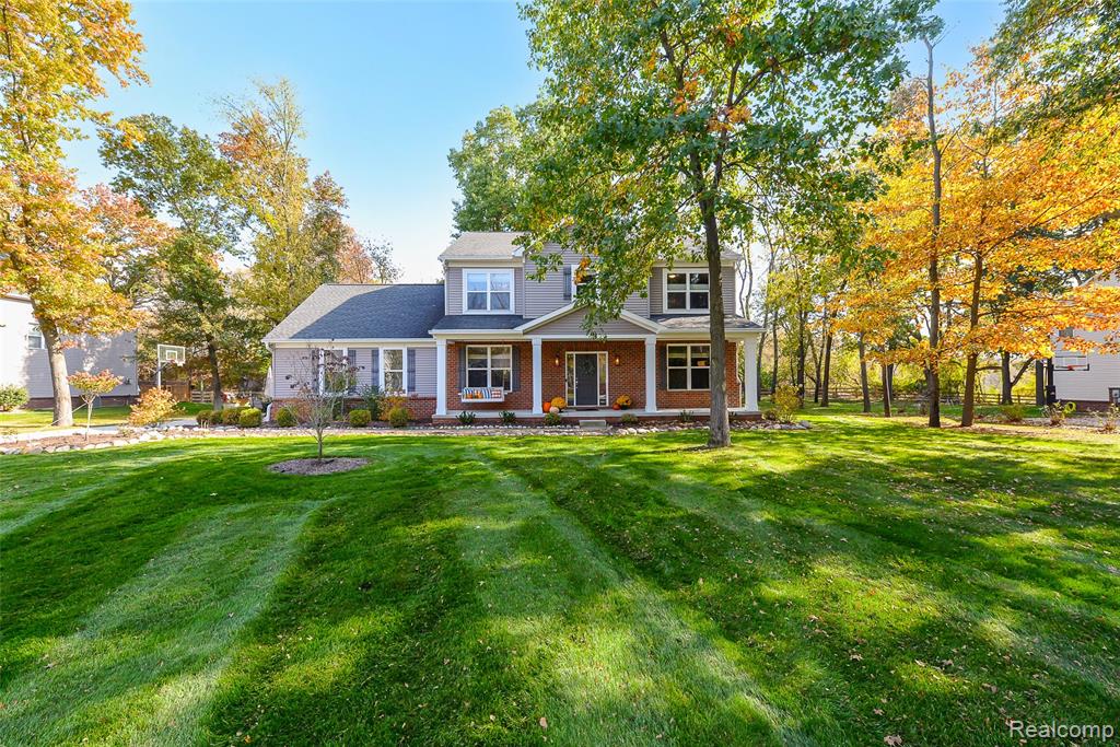 9019 Van Dusen Court, South Lyon, MI 48178