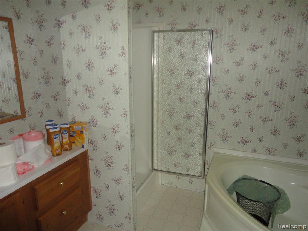 484 Lochgair Street, Temperance, MI 48182 — Photo 10