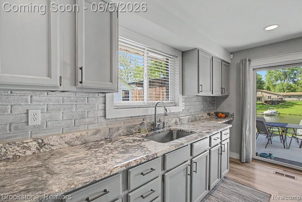 3378 Kingsway Drive, Highland, MI 48356 — Photo 16