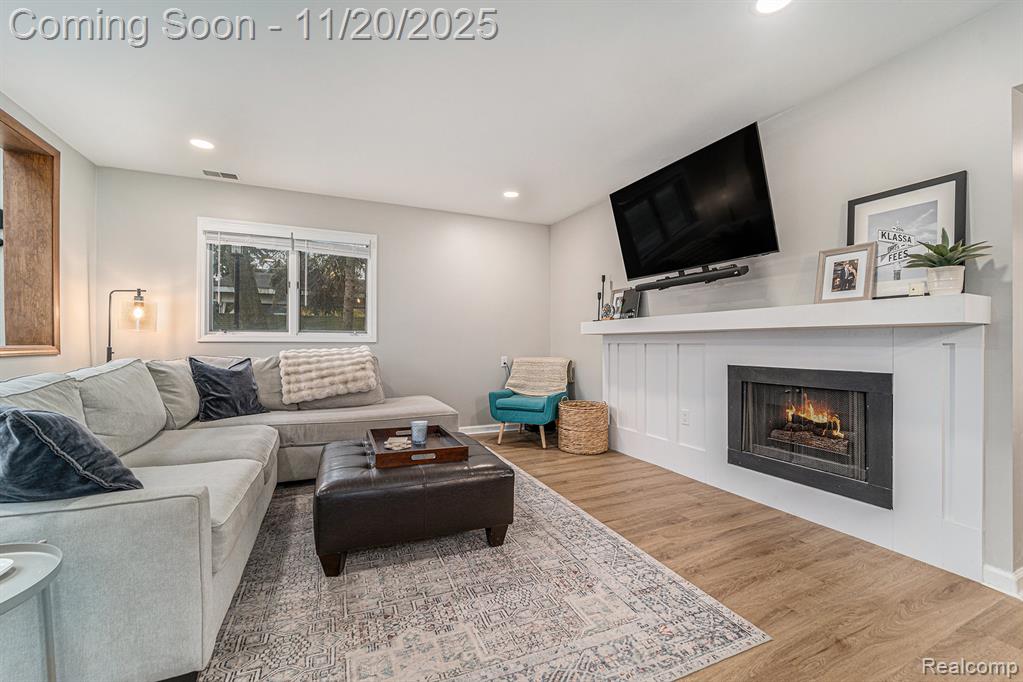 102 Pinewood Circle, Plymouth, MI 48170 — Photo 6