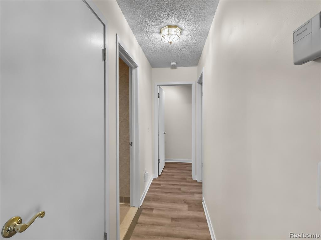 7113 Elmhurst, West Bloomfield, MI — Photo 23