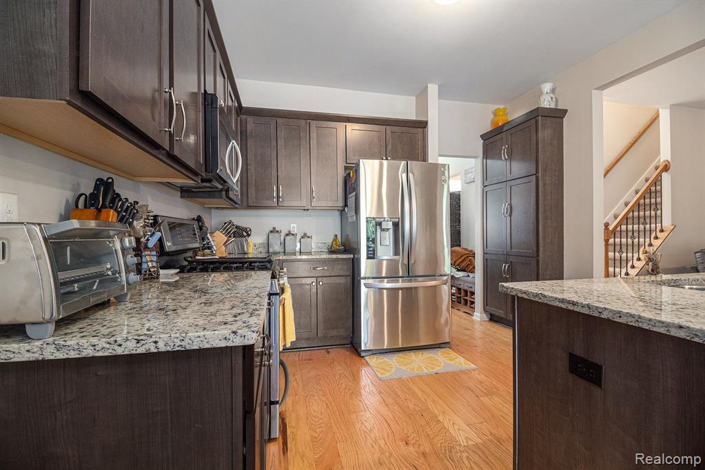 15893 PEBBLEBROOK Drive, Van Buren, MI 48111 — Photo 13
