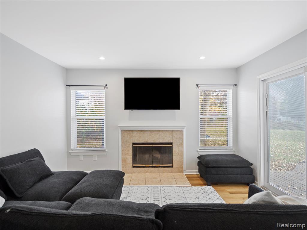 825 Huntclub Boulevard, Auburn Hills, MI 48326 — Photo 11