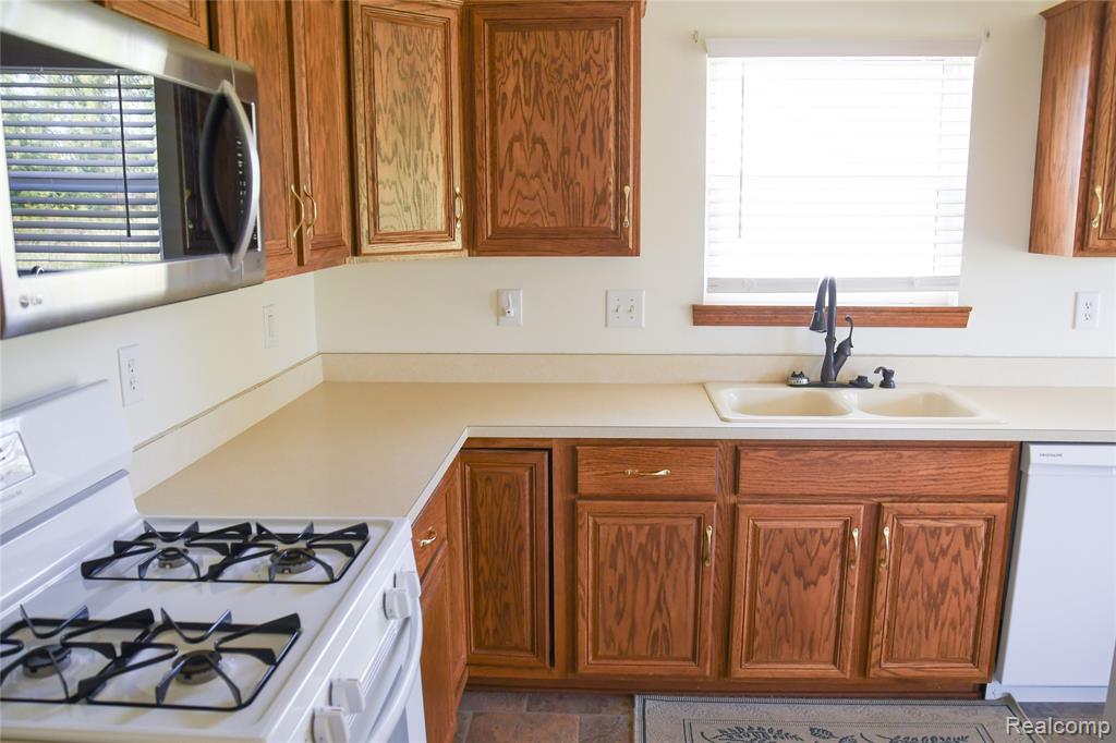246 Quail Drive, Capac, MI 48014 — Photo 13