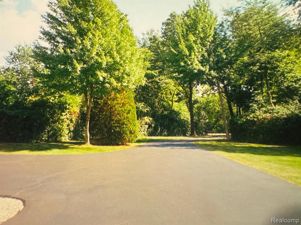 5074 CLARKSTON Road, Clarkston, MI 48348 — Photo 46