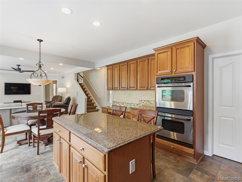 5454 Creekmonte Drive, Rochester, MI 48306 — Photo 17