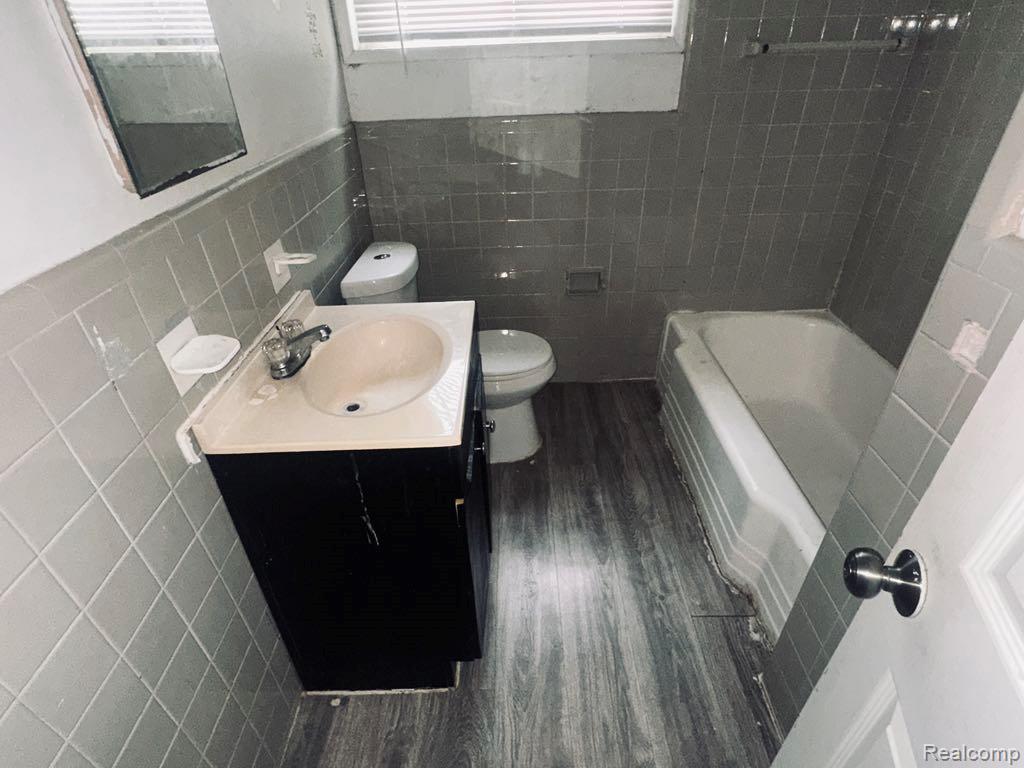 19180 Riverview Street, Detroit, MI 48219 — Photo 9