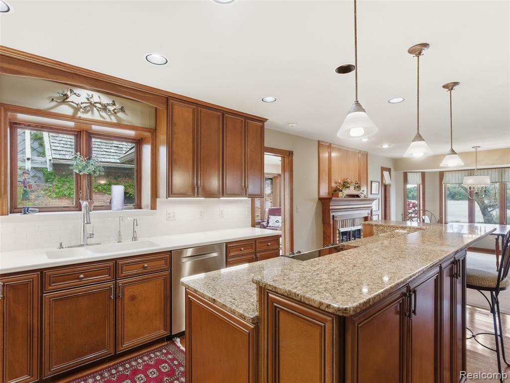 23 Chateaux Du Lac, Fenton, MI 48430 — Photo 12