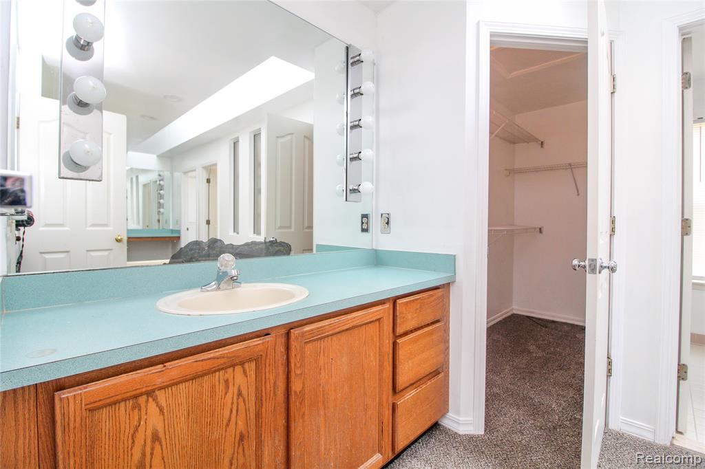 5562 Cary Drive, Ypsilanti, MI 48197 — Photo 26