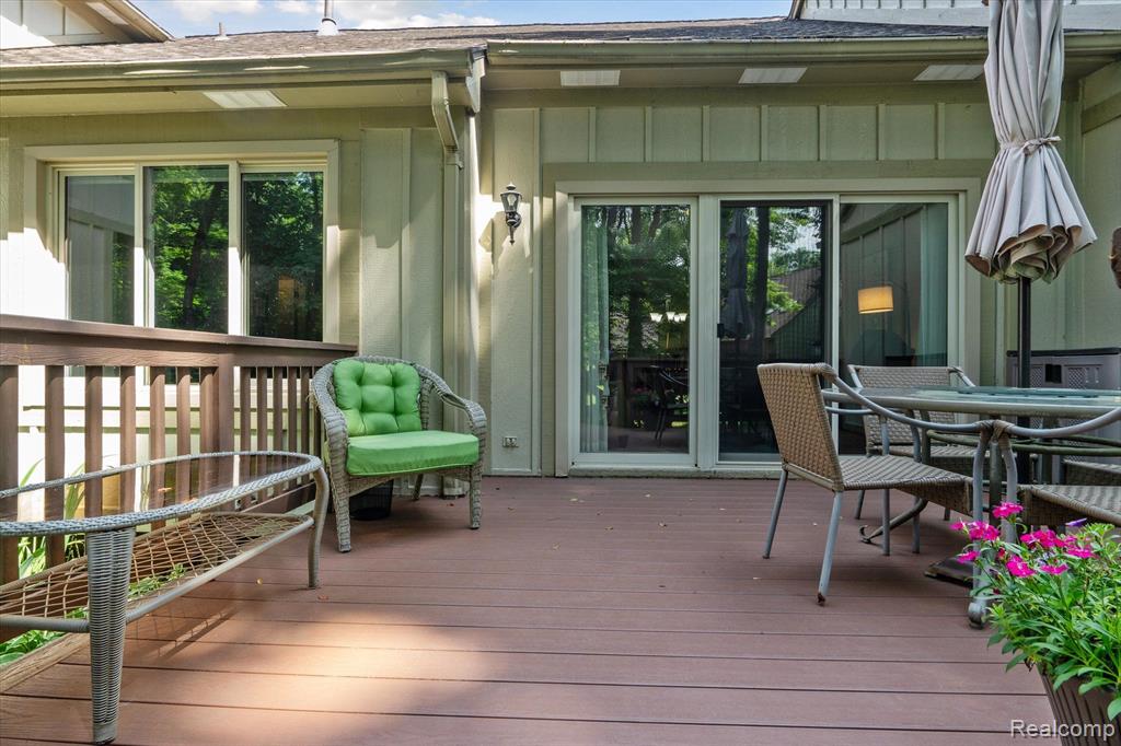 2736 MAPLE FOREST Drive, Wixom, MI 48393 — Photo 34