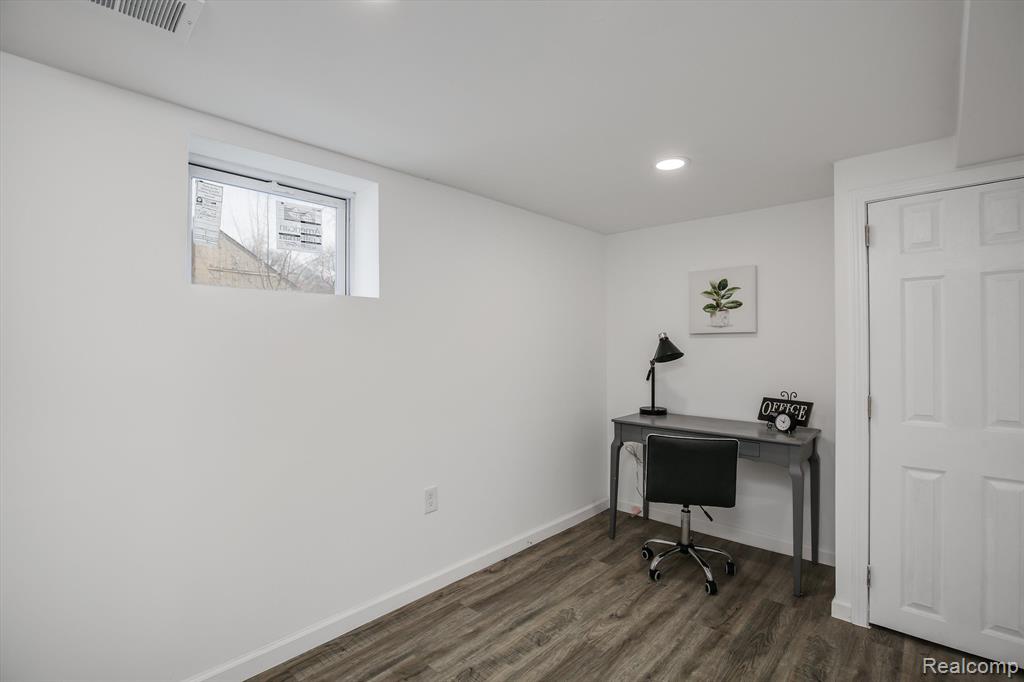 885 PARKWOOD Avenue, Ypsilanti, MI 48198 — Photo 19