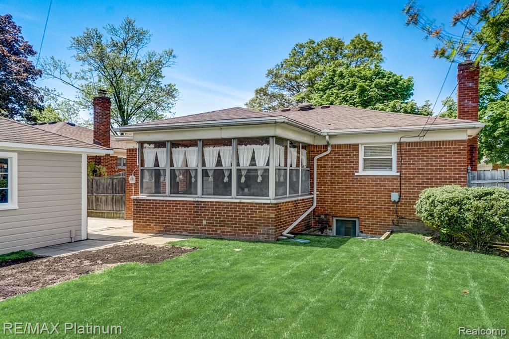 9283 VINE Avenue, Allen Park, MI 48101 — Photo 18