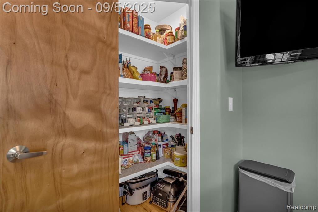 43559 Riverbend Boulevard, Clinton Twp, MI 48038 — Photo 18