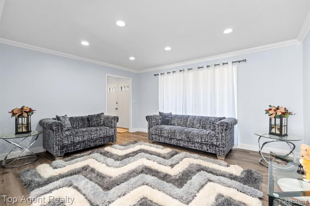 4238 GLOUCESTER Drive, Sterling Heights, MI 48310 — Photo 13