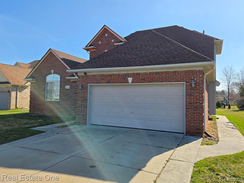 42510 PINEHURST Drive, Clinton Twp, MI 48036 — Photo 2