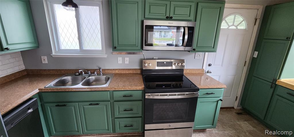 6916 Arcola Street, Garden City, MI — Photo 15