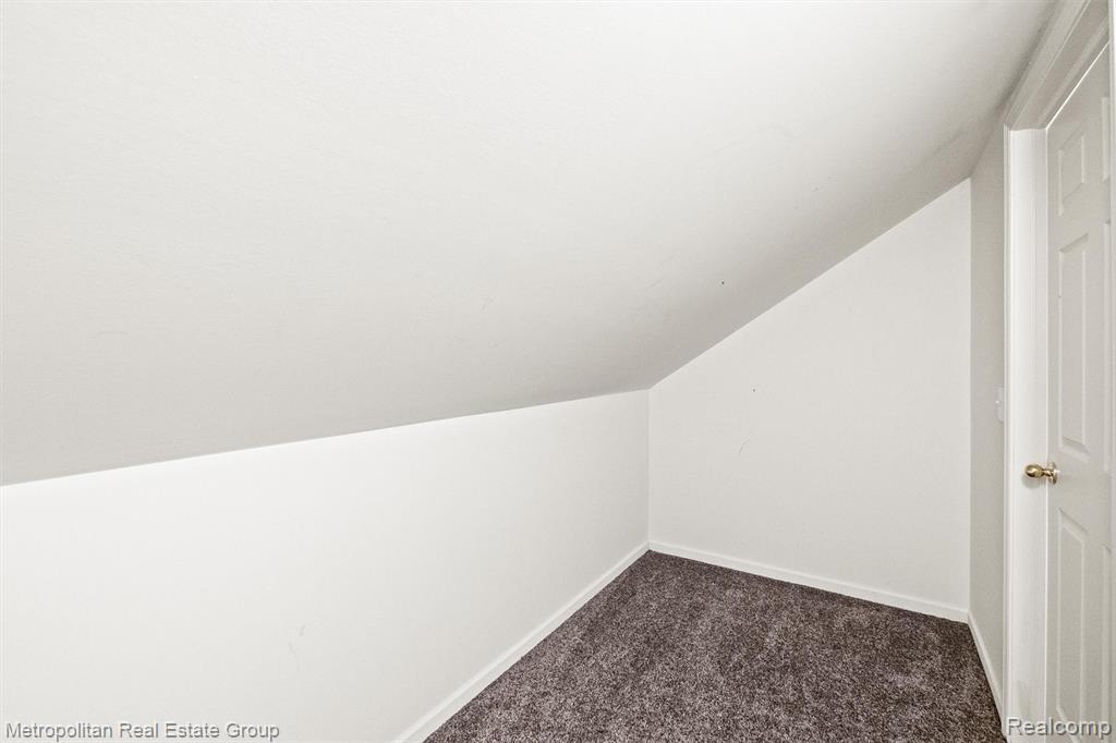 30207 Viewcrest Court, Novi, MI 48377 — Photo 23