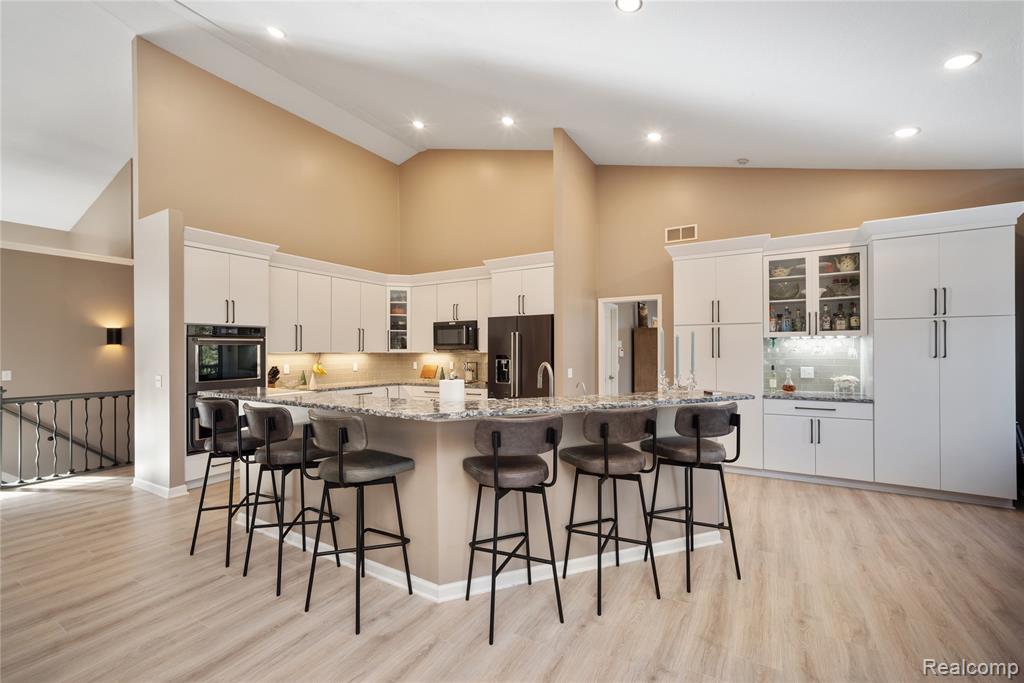 9833 Rolling Greens Drive, Pinckney, MI 48169 — Photo 10
