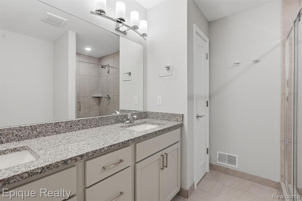 25558 Grandview Lane, 38, Novi, MI — Photo 23
