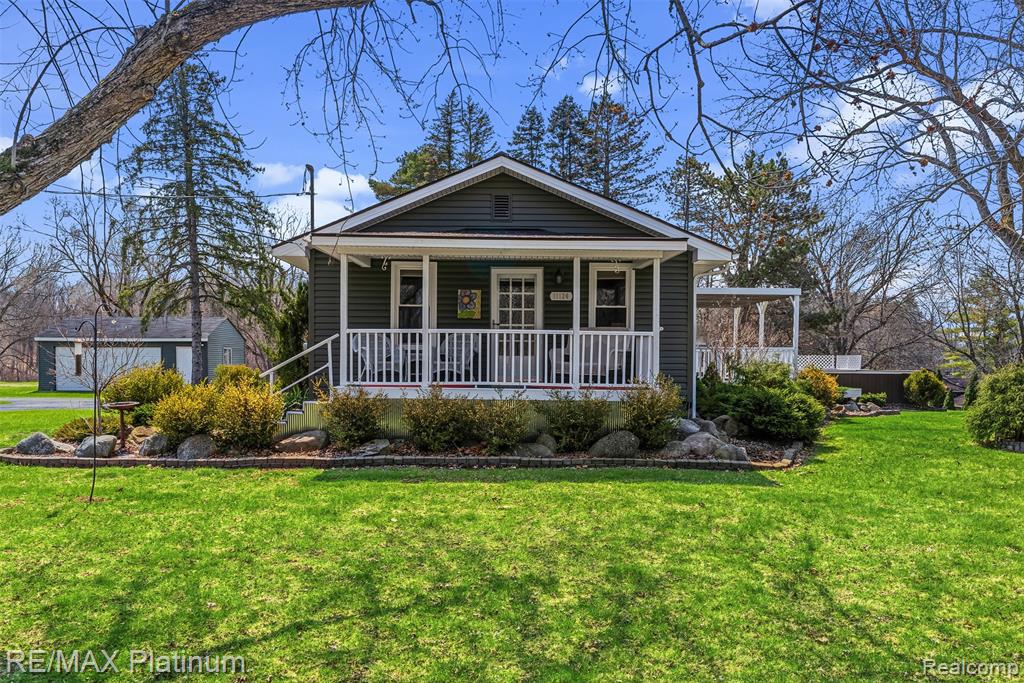 11124 White Lake Road, Fenton, MI 48430 — Photo 10