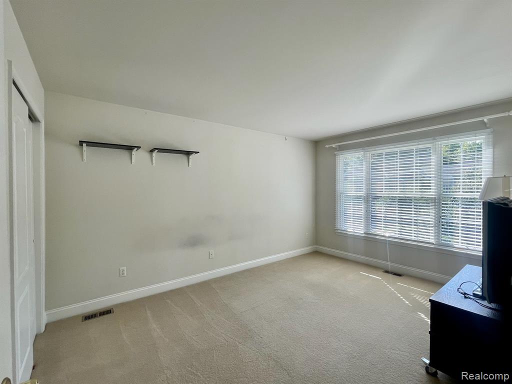 49676 Timber Trail, Novi, MI — Photo 32