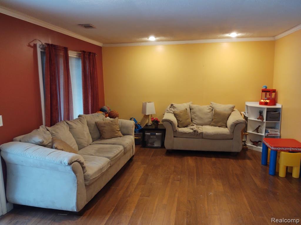 1432 Pond View Court, Wixom, MI 48393 — Photo 18
