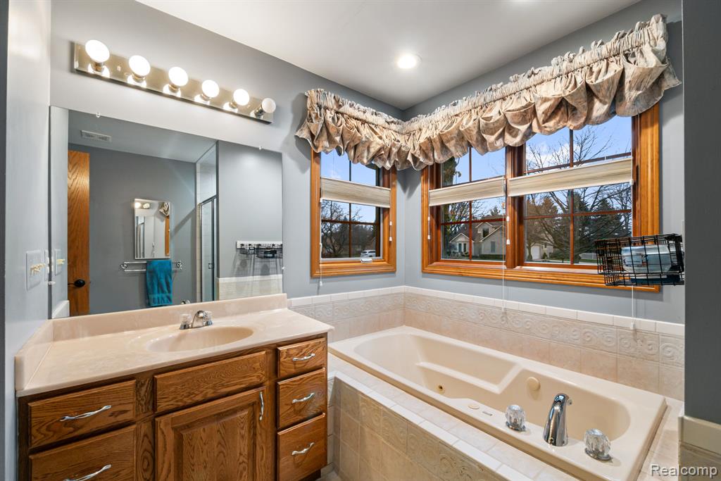 40312 Sugar Spring Drive, Sterling Heights, MI 48313 — Photo 23