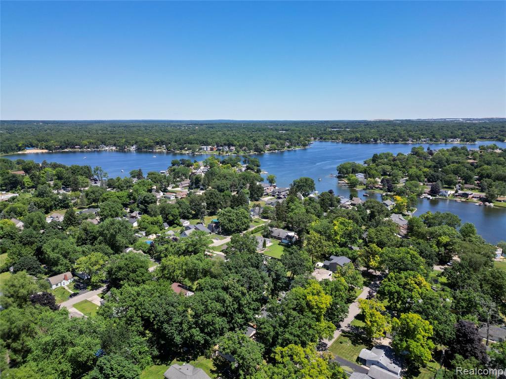 4030 Letart Avenue, Waterford, MI 48329 — Photo 20