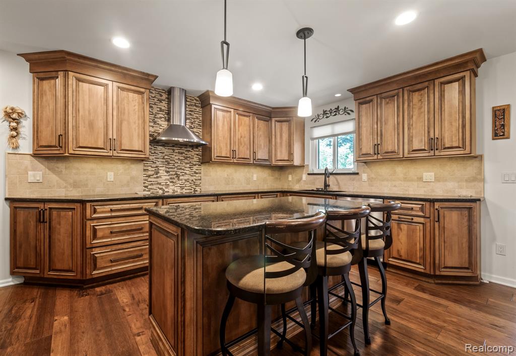 2420 Garland Street, Keego Harbor, MI 48320 — Photo 9