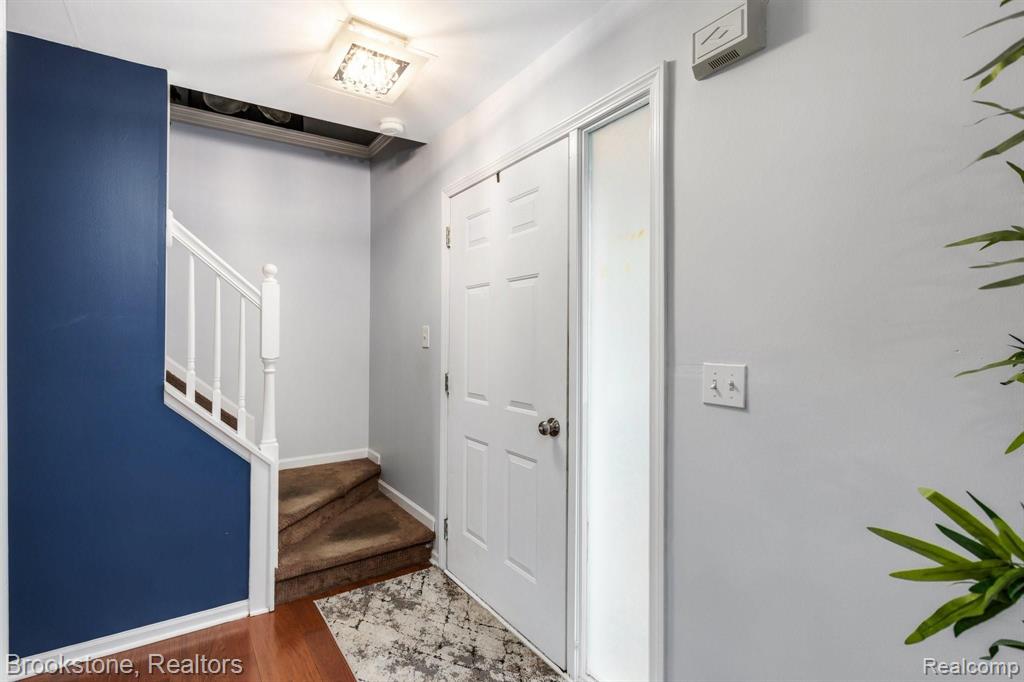 992 WILDWOOD LANE, Canton, MI 48188 — Photo 5