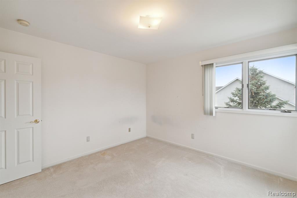 8062 FOX HOLLOW Road, Goodrich Vlg, MI — Photo 32