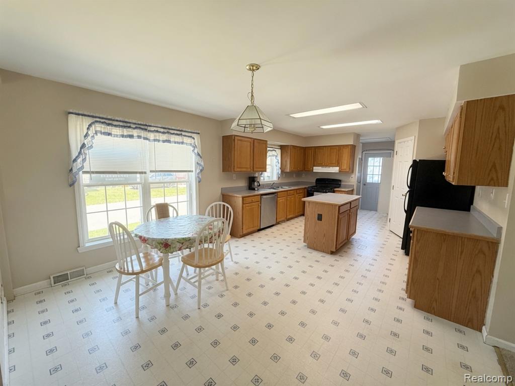 8205 Harrow Court, Northville, MI 48167 — Photo 17