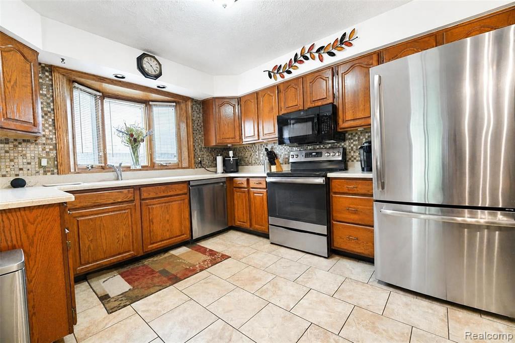 41768 Hanford Road, Canton, MI 48187 — Photo 4