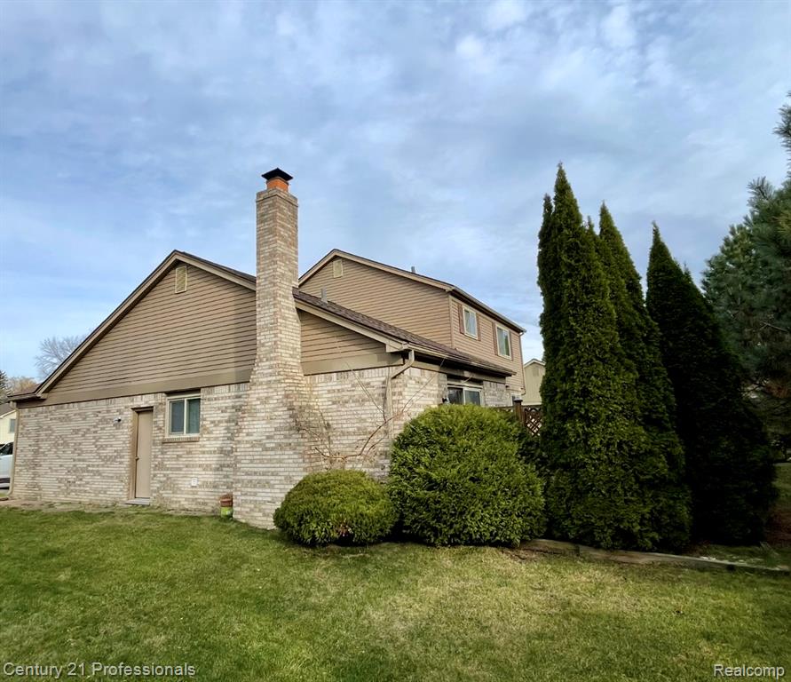 726 Baker Street, Rochester Hills, MI 48307 — Photo 26