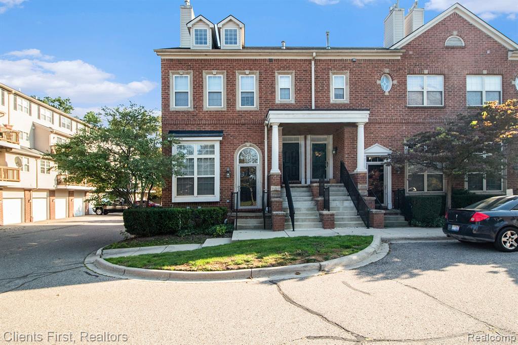 16870 FARMINGTON Road, Livonia, MI 48154 — front exterior