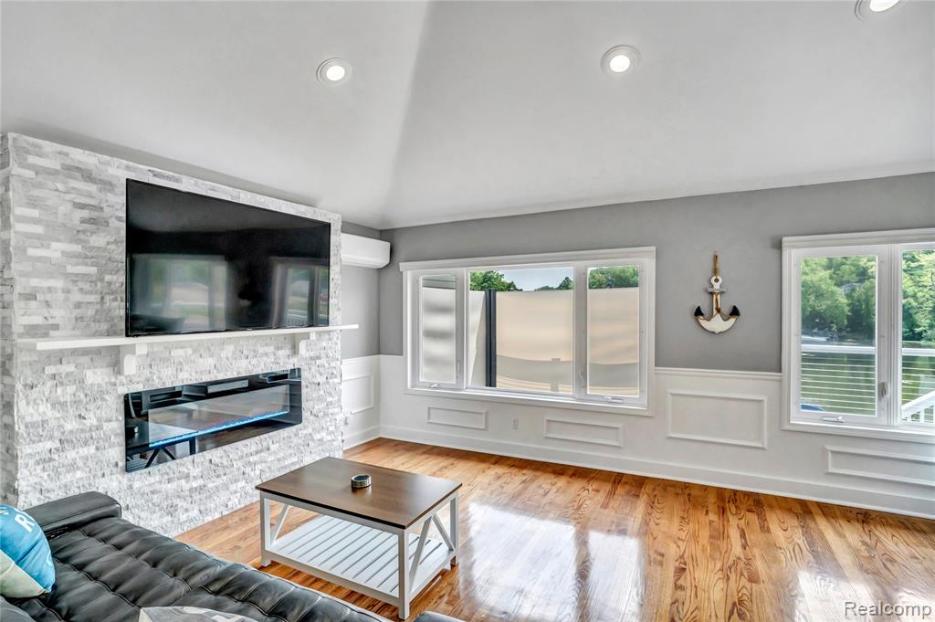 533 Bellevue Avenue, Lake Orion, MI 48362 — Photo 27