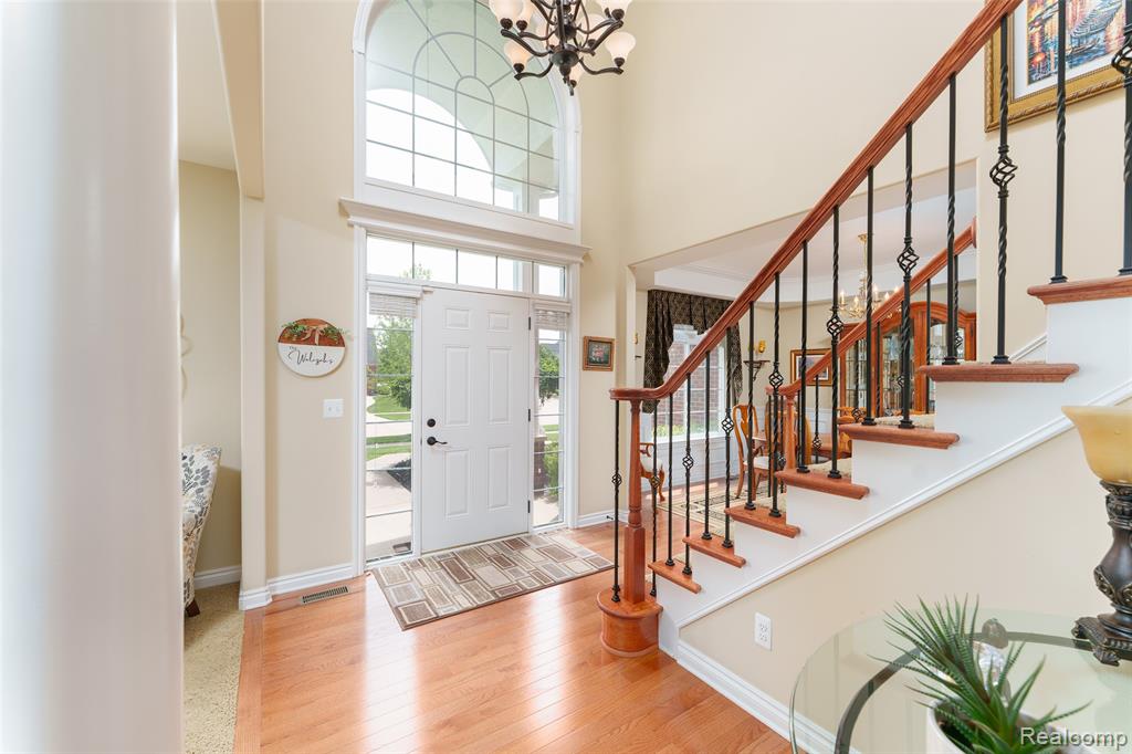 24455 Glenwood Drive, South Lyon, MI 48178 — Photo 2