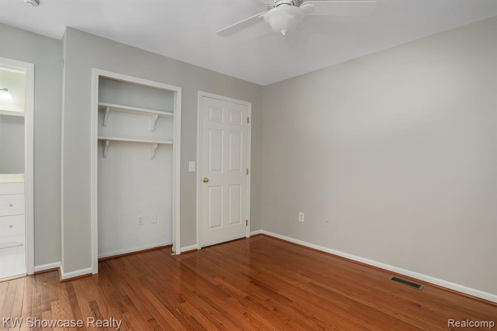 43104 PROVIDENCE Lane, Canton, MI 48188 — Photo 18