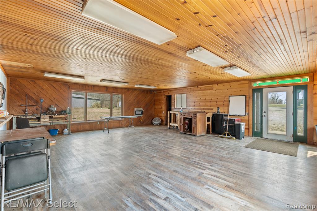 8572 Silver Lake Road, Linden, MI 48451 — Photo 32