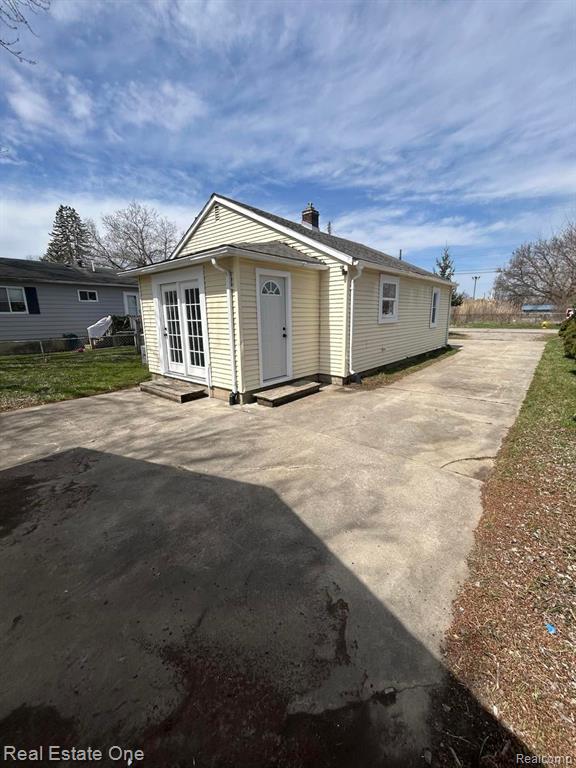 6044 PEARL Street, Burton, MI 48509 — Photo 4